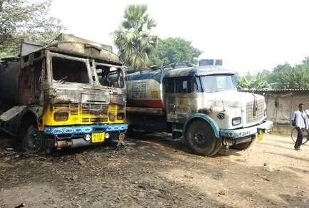 बिना रजिस्ट्रेशन के चल रहे दो टैंकरों को नगर निगम ने किया जब्त