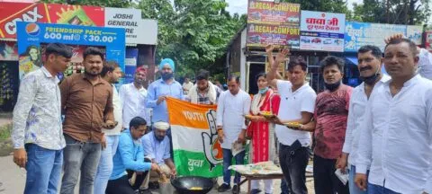 हल्द्वानी: प्रधानमंत्री के जन्मदिन पर कांग्रेसियों ने तले पकौड़े