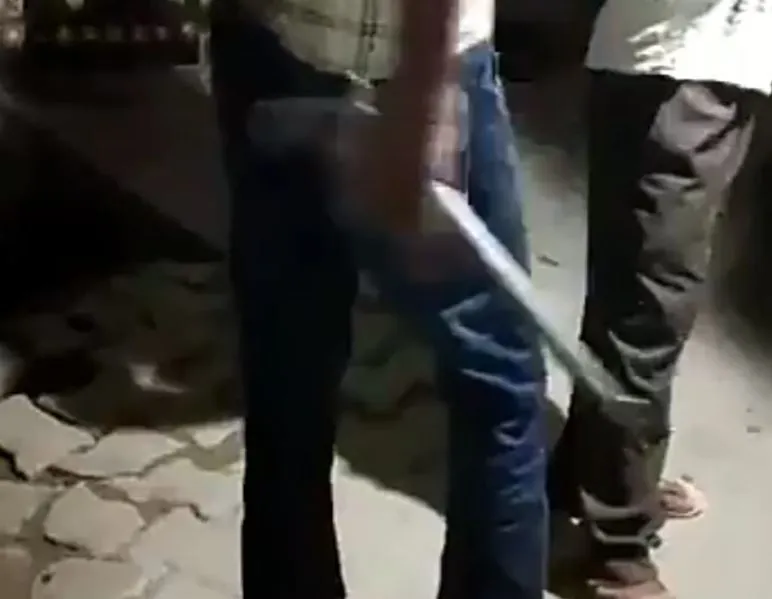 बरेली: परिवार के विवाद में लहराया तमंचा, वीडियो वायरल