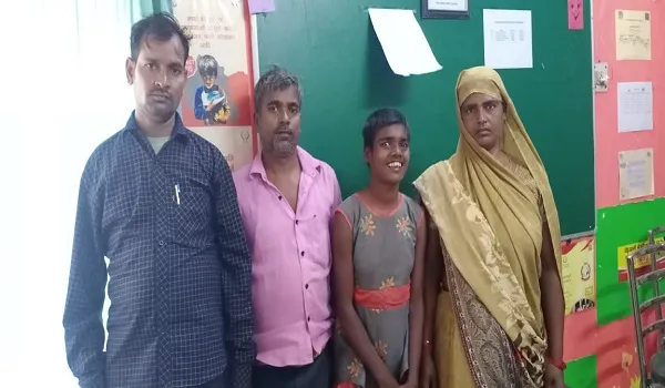 मुरादाबाद: चाइल्ड लाइन को मिली मंदबुद्धि किशोरी, खरीदारी के दौरान परिजनों से गई थी बिछड़