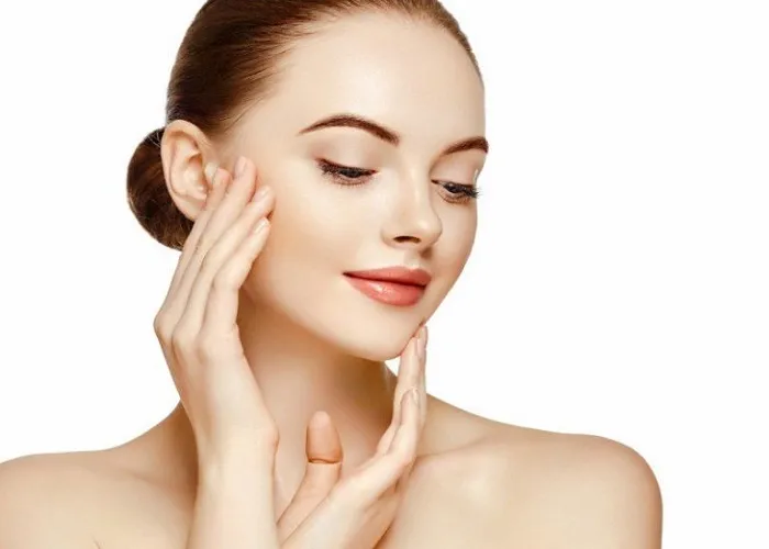 Skin Care: चेहरे की चमक फीकी पड़ रही है तो अपनाएं ये टिप्स, निखार आ जाएगा वापस