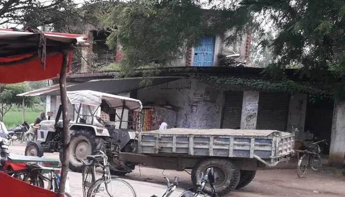 अमेठी: जगदीशपुर में खुलेआम किया जा रहा बालू व मिट्टी का अवैध खनन, अधिकारी बेखबर