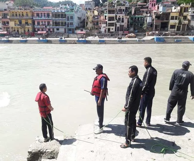 बागेश्वर: दुखद- देखती रह गई बेबस मां और गधेरे में बह गए दो मासूम, एक शव बरामद