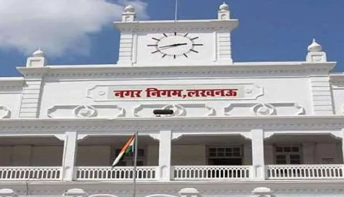लखनऊ: पेयजल और सीवर कनेक्शन के बिना नगर निगम भेज रहा बिल, निवासियों ने किया महापौर से शिकायत