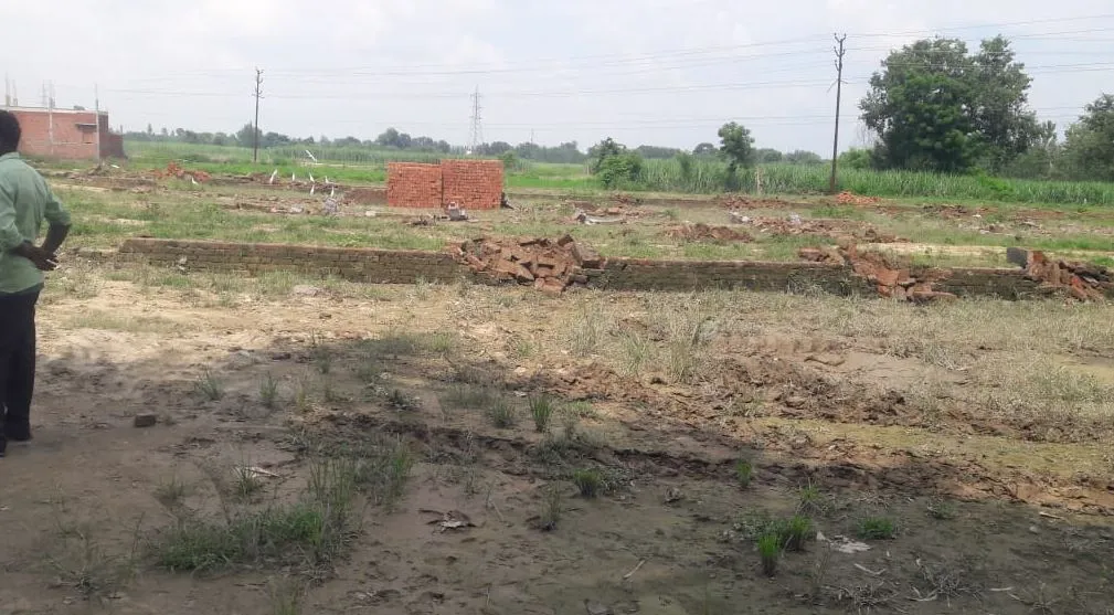 बरेली: बिथरी चैनपुर में अवैध कॉलोनी पर चला बुलडोजर