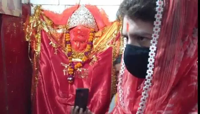 रायबरेली: प्रियंका गांधी का कांग्रेसियों ने किया जोरदार स्वागत, दिखी आपाधापी