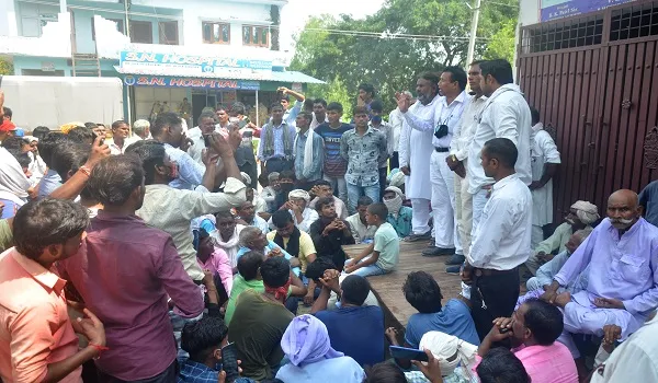 मुरादाबाद: महापंचायत को लेकर काफियाबाद का गर्माया माहौल, दौड़ती रही पुलिस