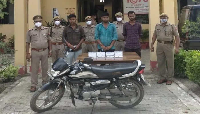 अमेठी: सिंहपुर में लूट के मामले में 3 आरोपियों को पुलिस ने किया गिरफ्तार, 4 एंड्रॉयड फोन जब्त