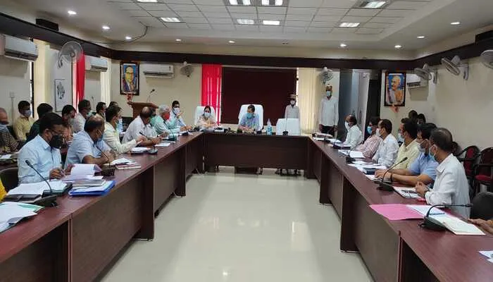 अमेठी: जिलाधिकारी अरुण कुमार ने ली नोडल अधिकारियों की बैठक, दिए आवश्यक निर्देश
