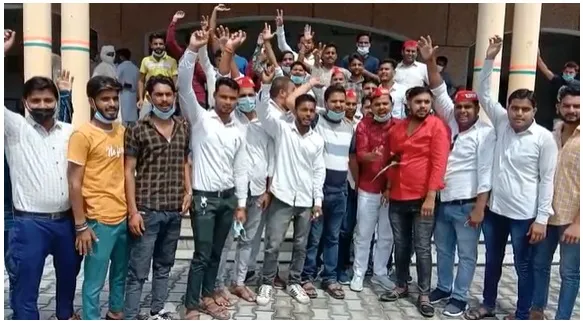 समाजवादी छात्र सभा ने मांगों को लेकर डीएम को सौंपा ज्ञापन
