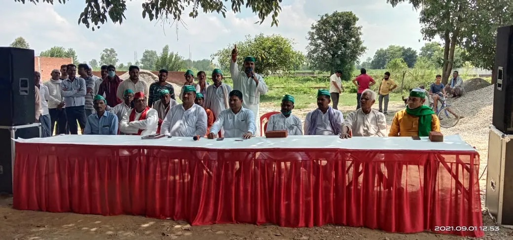 भूमि अधिग्रहण मामला: बरेली के किसानों का गुस्सा सातवें आसमान पर, बोले- मरेगें या मारेंगे जमीन नहीं देंगे