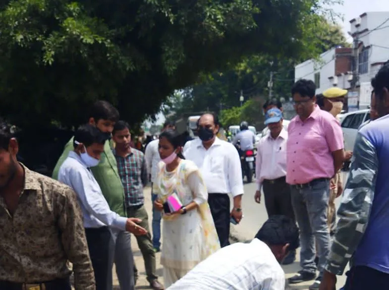 बरेली: विकास कार्यों में देरी पर तीन ठेकेदारों पर ठोका जुर्माना
