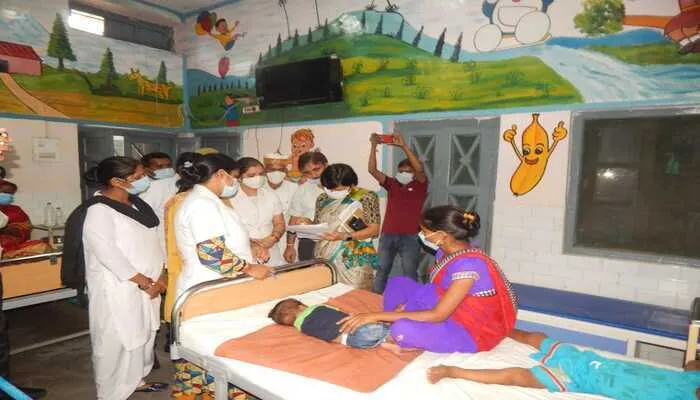हरदोई: मुख्य विकास अधिकारी आकांक्षा राना ने किया पुनर्वास स्वास्थ्य केन्द्र का निरीक्षण