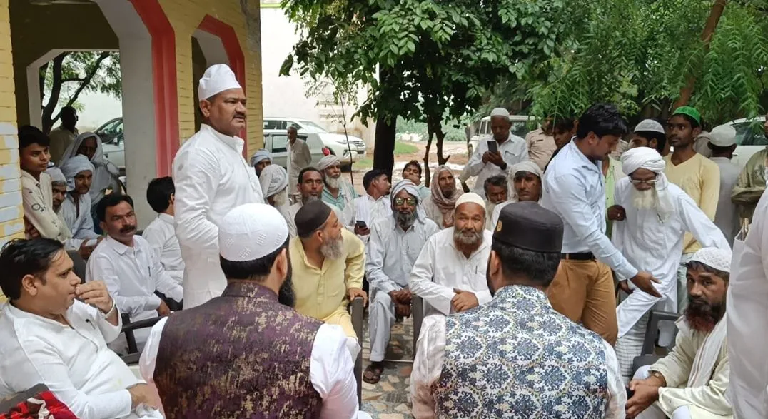 बरेली: मेवात में बरेली मसलक से अकीदत रखने वालों से मिले सलमान मियां