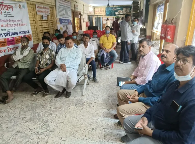 बरेली: रोडवेज चालकों को भी यातायात नियमों के प्रति किया जागरूक