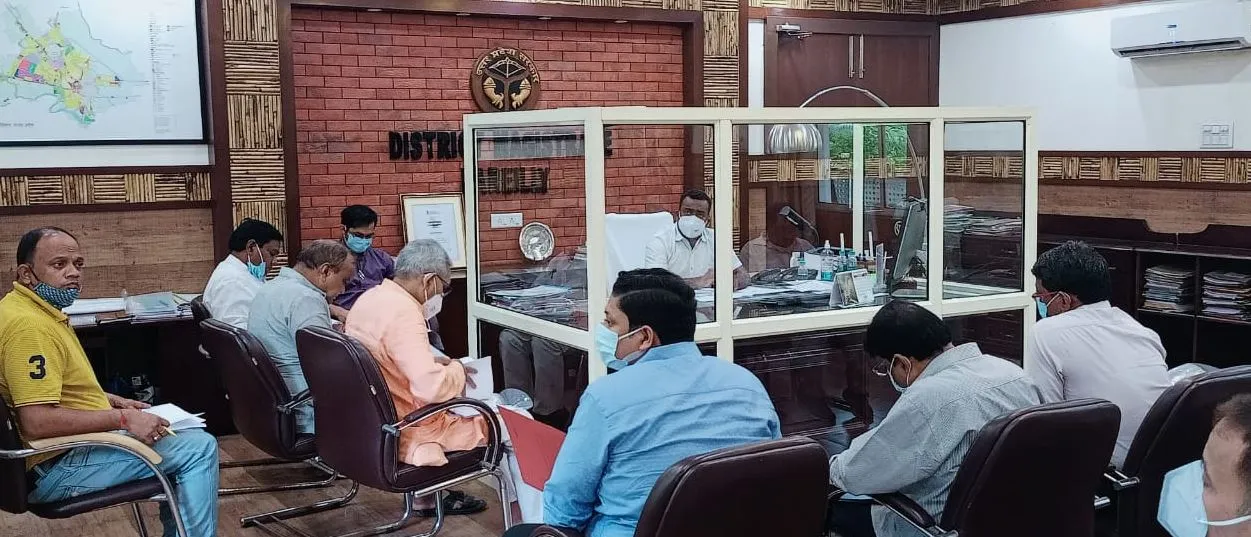 बरेली: 624 मार्गों पर करीब 910 किलोमीटर तक सड़क पर गड्ढे