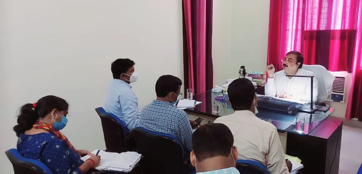 बरेली: अमृत महोत्सव- विधिक सेवा प्राधिकरण सचिव संग तहसीलदारों की हुई बैठक