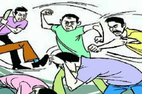 हल्द्वानी: बच्ची से छेड़छाड़, आरोपी को भीड़ ने धुना