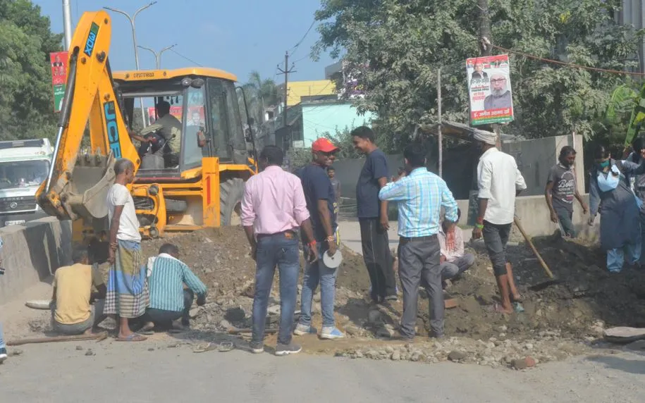 बरेली: चौपुला से सिटी स्टेशन तक एक तरफ की रोड बंद, 5 घंटे लगा जाम