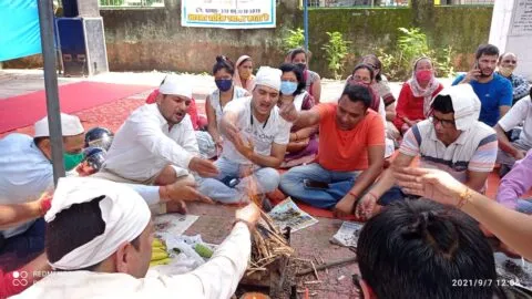हल्द्वानी: संयुक्त मोर्चा उपनल कर्मचारियों ने सरकार की सद्बुद्धि के लिए किया हवन