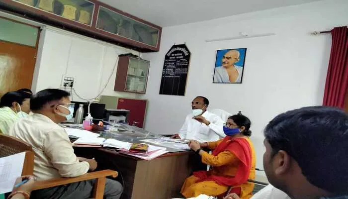 बाराबंकी: बीएसए कार्यालय पर आयोजित हुई बैठक, डायट प्राचार्य ने दिए निर्देश