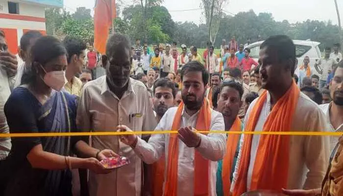 बाराबंकी: विधायक सतीश शर्मा ने आंगनबाड़ी केंद्र का किया लोकार्पण