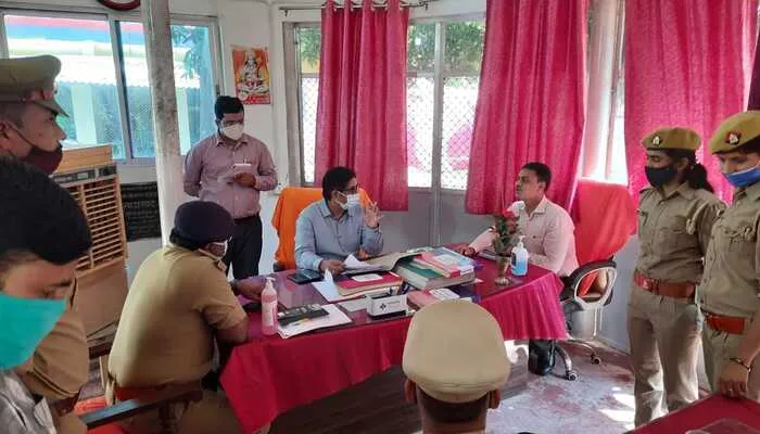 कुशीनगर: जनपद नोडल अधिकारी ने किया विभिन्न निर्माणाधीन परियोजनाओं का निरीक्षण, दिए निर्देश