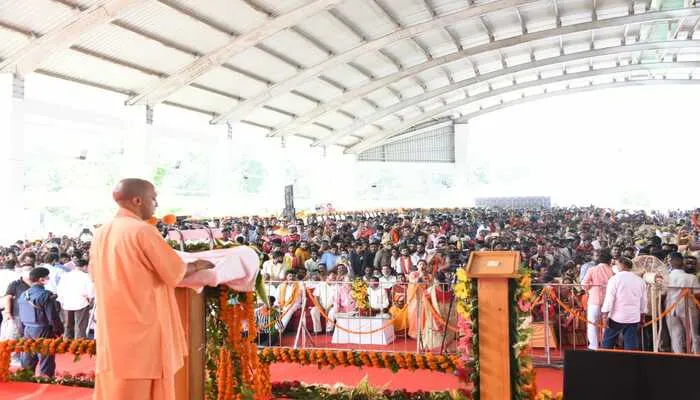 बाराबंकी: मुख्यमंत्री योगी ने किया 148.85 करोड़ की 186 विकास परियोजनाओं का लोकापर्ण