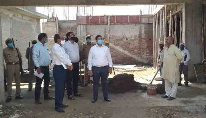 अमेठी: डीएम ने किया निर्माणाधीन कन्या महाविद्यालय का निरीक्षण, दिए ये निर्देश