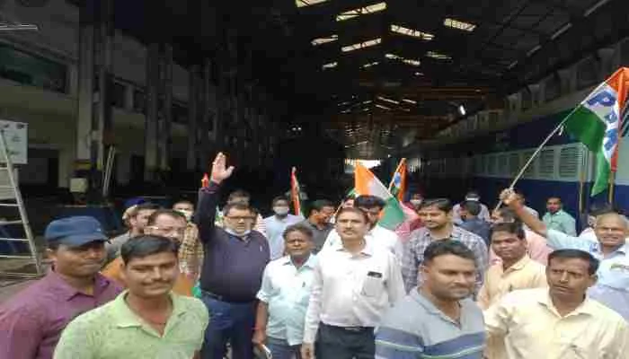 पूर्वोत्तर रेलवे में मनाया गया स्वच्छ रेलगाड़ी दिवस, डीआरएम ने दिया ये संदेश