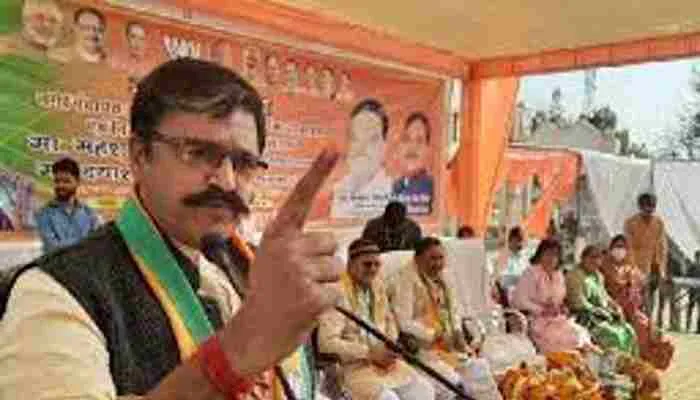 कानपुर: यूपी सरकार के साढ़े 4 साल पूरे होने पर प्रभारी मंत्री ने गिनाई सरकार की उपलब्धियों