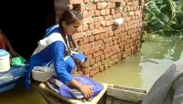 गोरखपुर: पढ़ाई को लेकर जुनून, रोजाना नाव चलाकर पढ़ने जाती है छात्रा