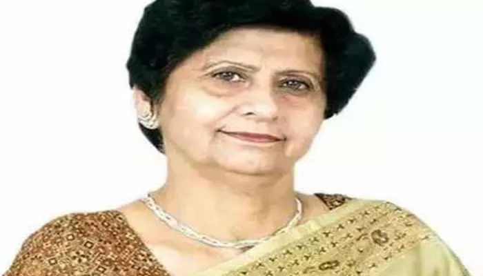 लखनऊ: मेगा वैक्सिनेशन कैंप का मेयर ने किया निरीक्षण, दिया ये बड़ा निर्देश