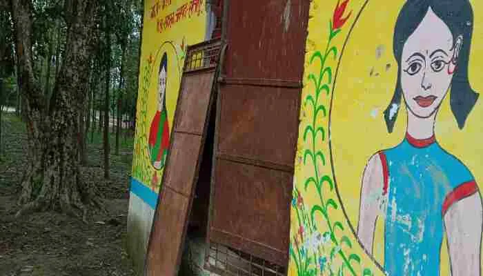 सीतापुर: कागजों पर पूरे, लेकिन हकीकत में अधूरे हैं कई सामुदायिक शौचालय