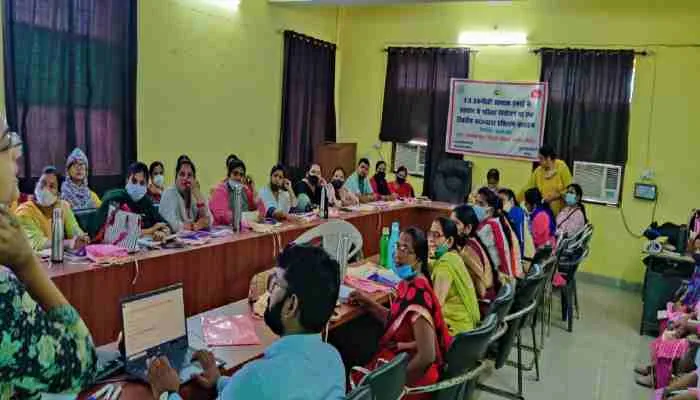 सीतापुर: किशोर-किशोरियों को परिवार नियोजन की जानकारी देंगी काउंसलर