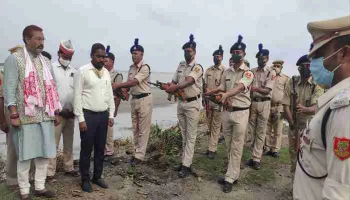 कुशीनगर: राजकीय सम्मान के साथ किया गया सीआरपीएफ जवान का अंतिम संस्कार