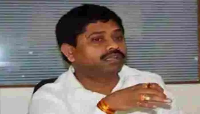 अयोध्या: राजा भइया पर टिप्पणी करने वाले मंत्री नंदी का समर्थकों ने फूंका पुतला