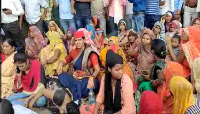 कानपुर: युवती की मौत पर सपा नेत्री ने परिजनों साथ किया जीटी रोड जाम