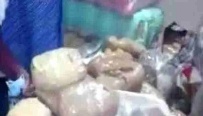 जौनपुर: लूट की बैट्री लदे ट्रक से बरामद हुआ एक क्विंटल अवैध गांजा