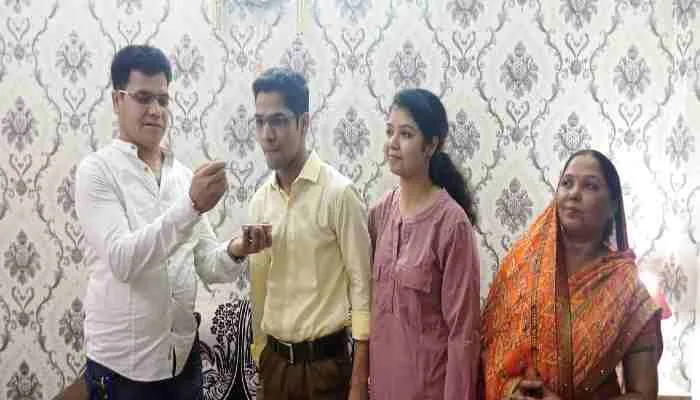 बाराबंकी: यूपीएससी की परीक्षा में आदर्श ने 149वीं रैंक हासिल कर बढ़ाया जिले का मान
