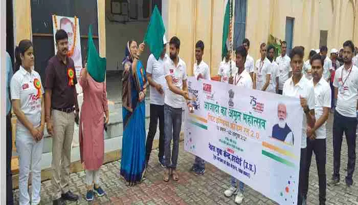 हरदोई: फिट इंडिया फ्रीडम रन 2.0 रैली को अध्यक्ष प्रेमावती ने दिखाई हरी झण्डी
