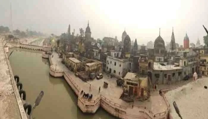 अयोध्या: दीपोत्सव को लेकर रामनगरी में मंदिरों का रेनोवेशन शुरू