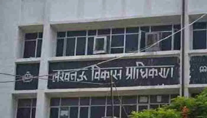 लखनऊ: एलडीए की बड़ी कार्रवाई, तीन अवैध निर्माण किया सील