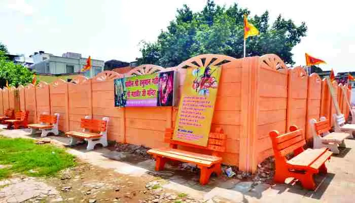 लखनऊ: करोड़ों की जमीन पर भू-माफिया की नजर, प्राचीन हनुमान मंदिर का खतरे में अस्तित्व