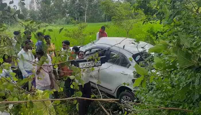 सीतापुर: कार की टक्कर से साइकिल सवार दो लोगों की दर्दनाक मौत