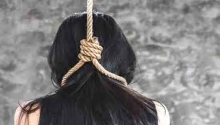 अयोध्या: महिला ने फांसी लगाकर की आत्महत्या, बच्चों का रो रोकर बुरा हाल