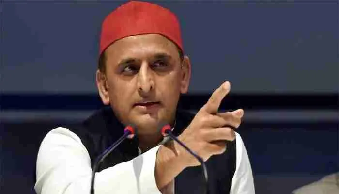 यूपी: अखिलेश ने आय के मुद्दें पर सरकार को घेरा, ट्विटर पर डाला ये चार्ट