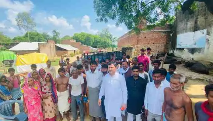 बाराबंकी: जनसंपर्क के दौरान सपा नेता चौधरी अदनान ने किया ये बड़ा ऐलान