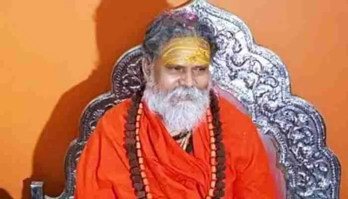 महंत नरेंद्र गिरि का संदिग्ध परिस्थितियों में मौत, शिष्य आनंद गिरि पुलिस हिरासत में