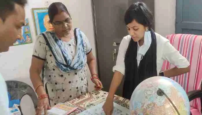 हरदोई: सीडीओ ने किया औचक निरीक्षण, सफाई कर्मी को कारण बताओ नोटिस